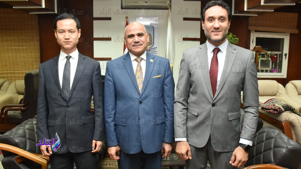 رئيس جامعة الأقصر يستقبل وفدا من هواوي مصر لبحث سبل التعاون 