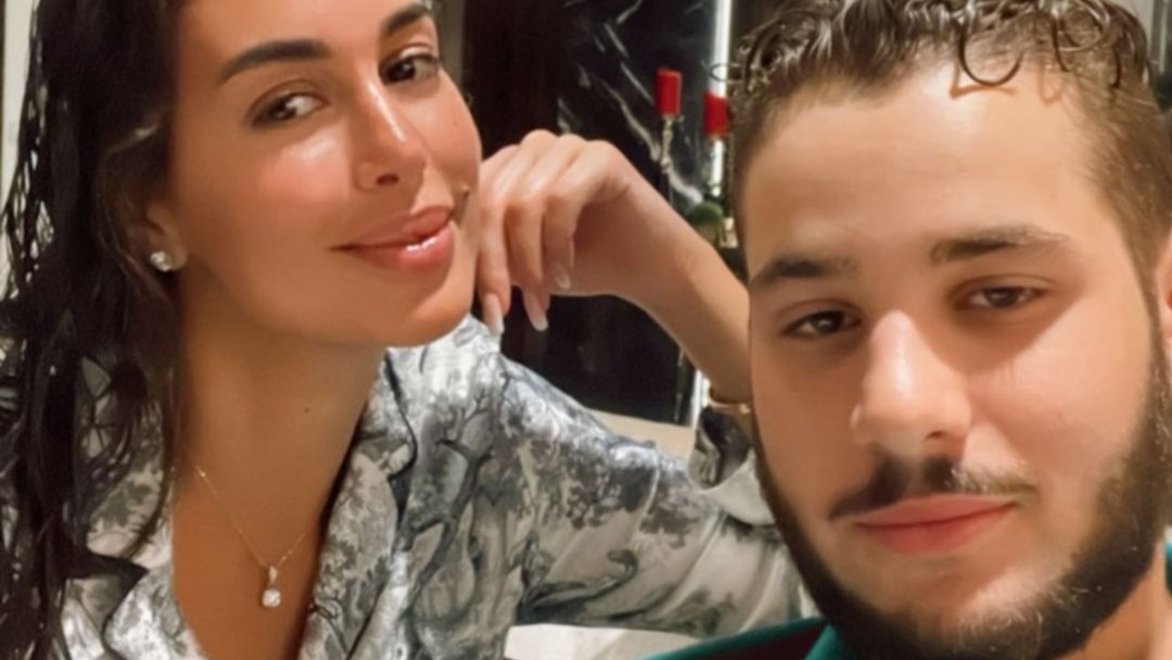 ياسمين وشقيقها