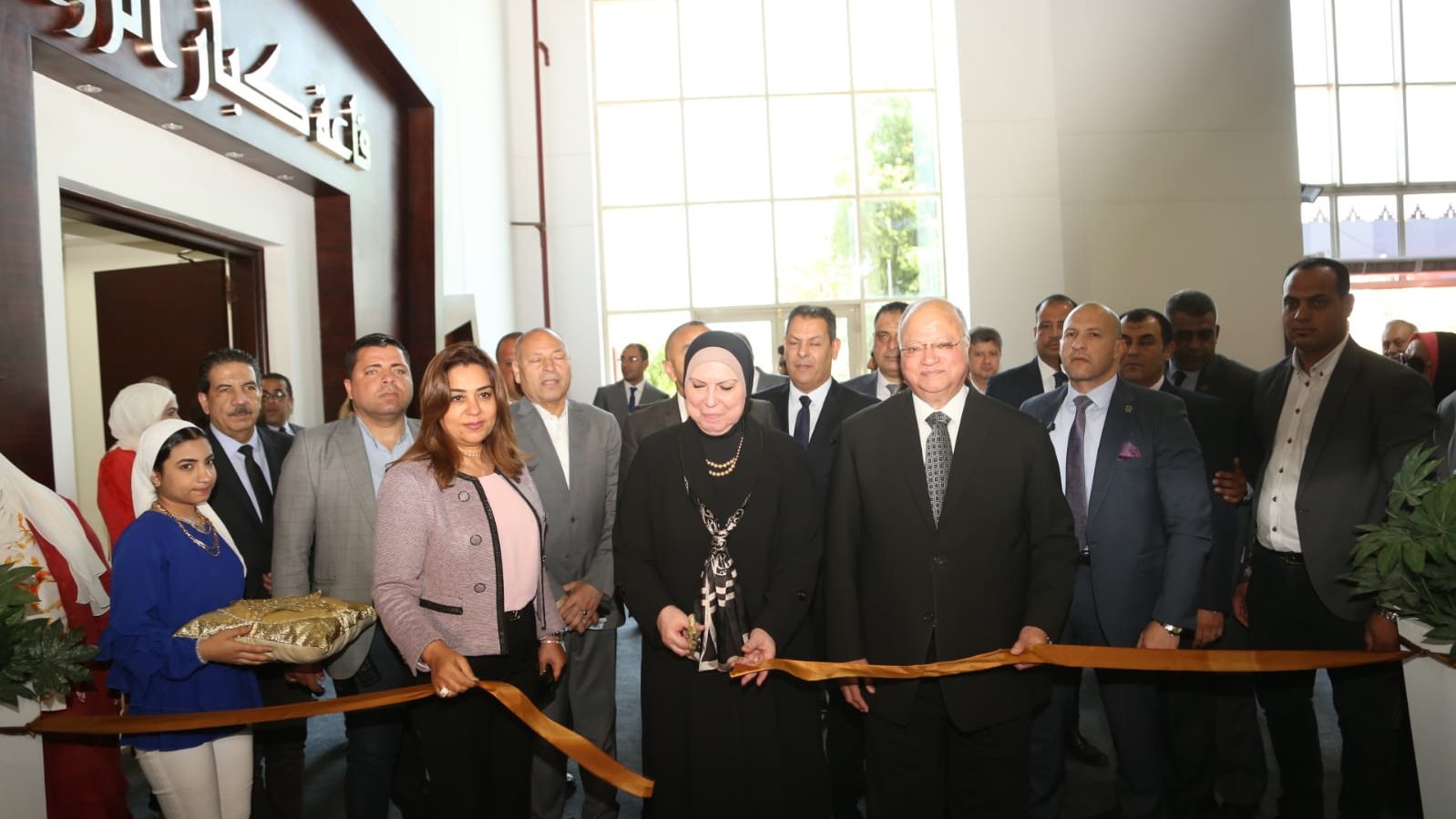 نيفين جامع
