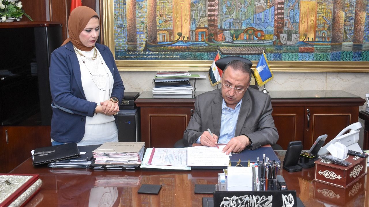 محافظ الإسكندرية اللواء محمد الشريف يعتمد نتيجة الاعدادية
