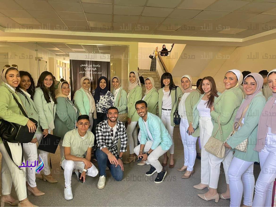 فريق فيلم وثائقي لآداب إعلام عين شمس