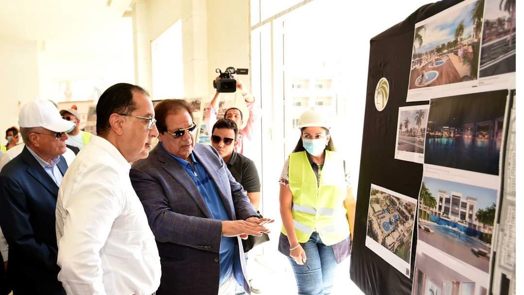 محمد ابو العينين مع رئيس الوزراء 