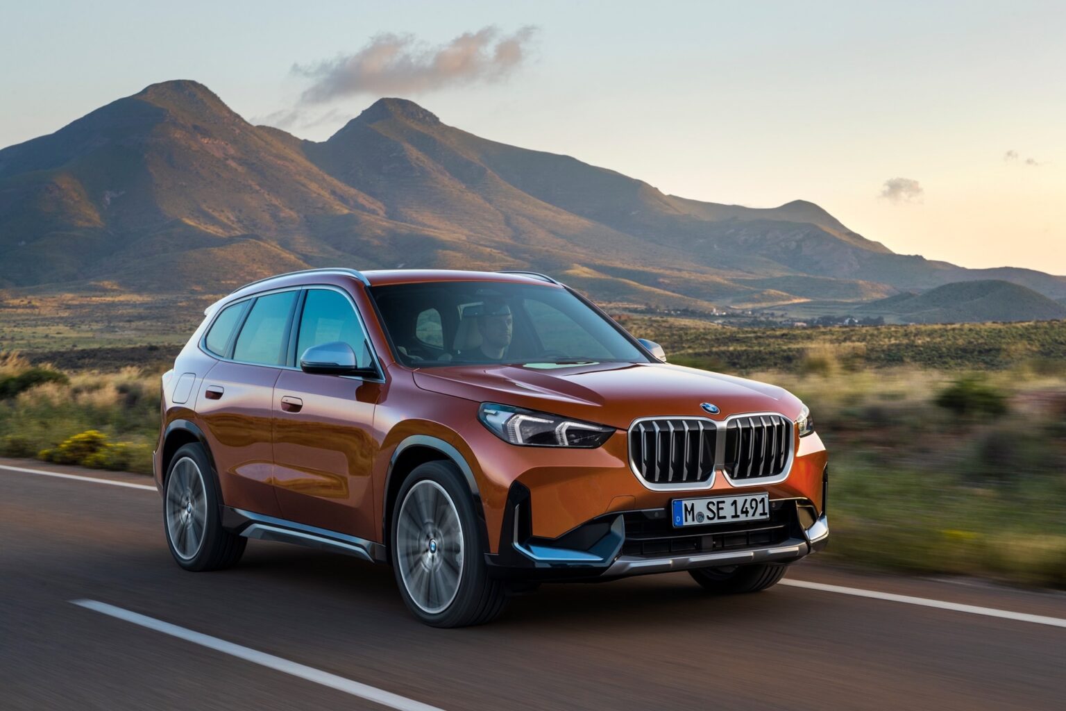سعر ومواصفات سيارة X1  BMW موديل 2023