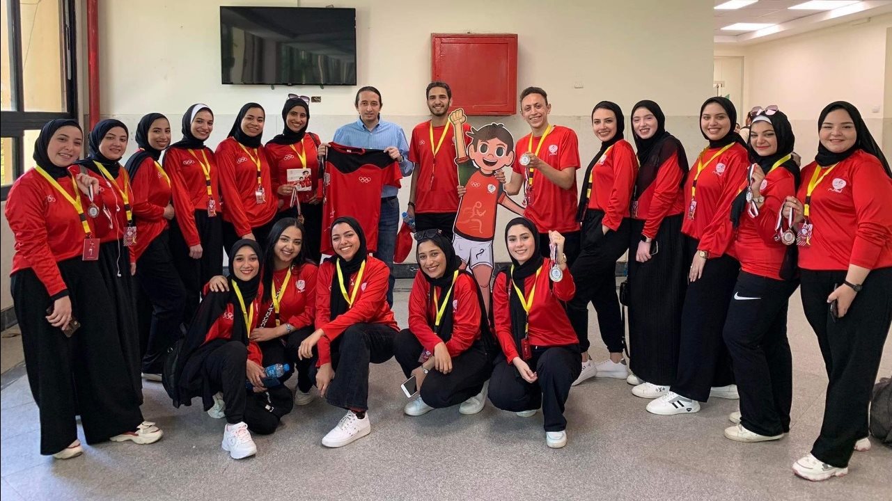طلاب إعلام عين شمس