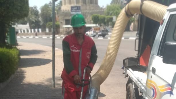 سيارات شفط القمامة سيارات شفط القمامة