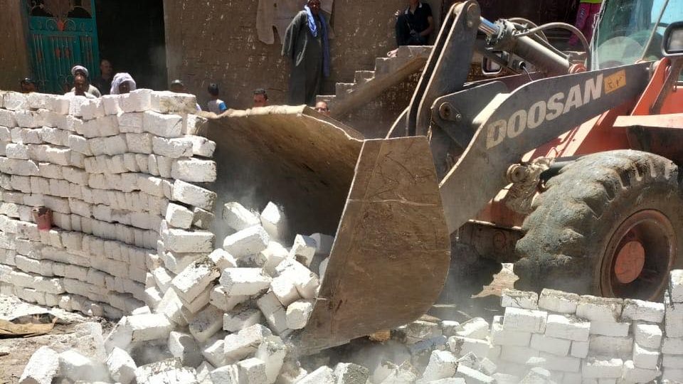إزالة التعديات على الأراضي الزراعية وأملاك الدولة بالمنيا 