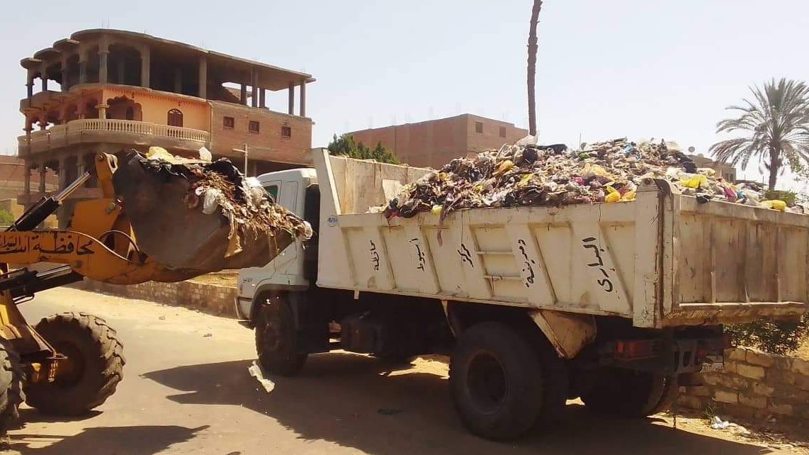 حملات نظافة وتسوية شوارع بمراكز ديروط