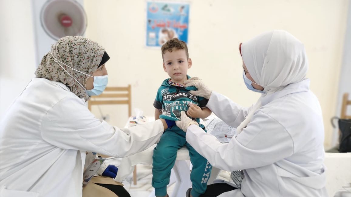 توقيع الكشف الطبي على المرضى بالمنيا 