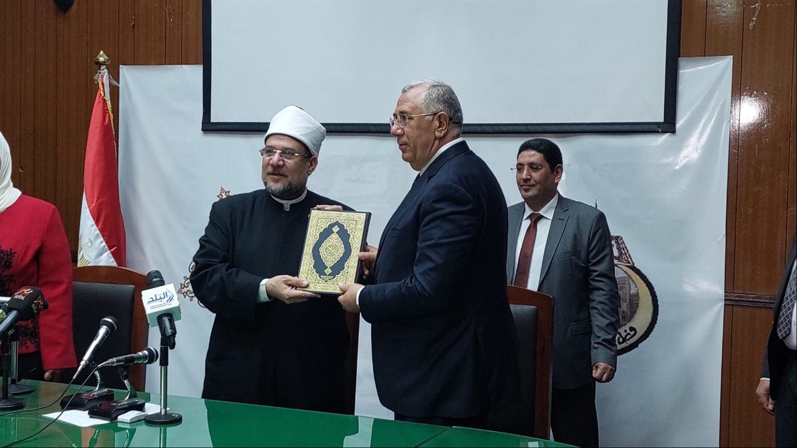 وزيرا الزراعة والأوقاف