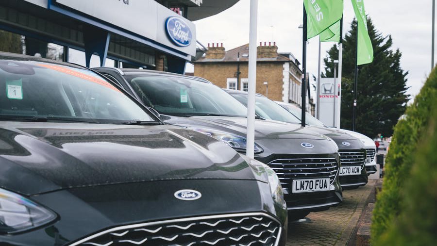 انخفاض تسجيلات السيارات الجديدة في بريطانيا بنسبة 20.6%