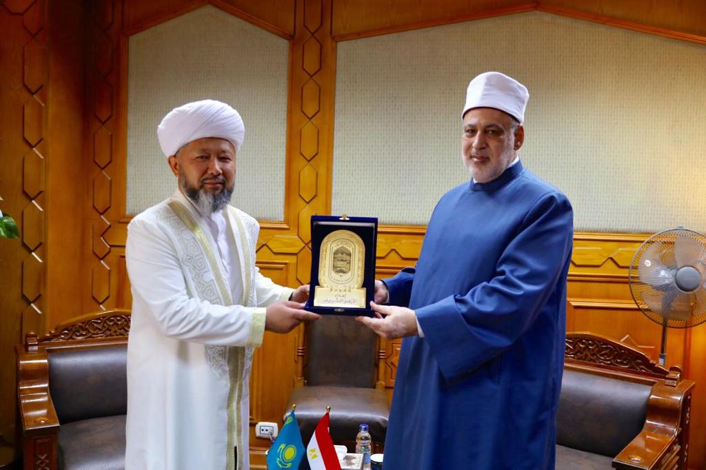 وكيل الأزهر يستقبل مفتي كازاخستان 