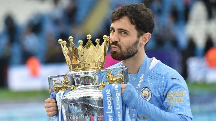 برناردو سيلفا لاعب فريق مانشستر سيتي