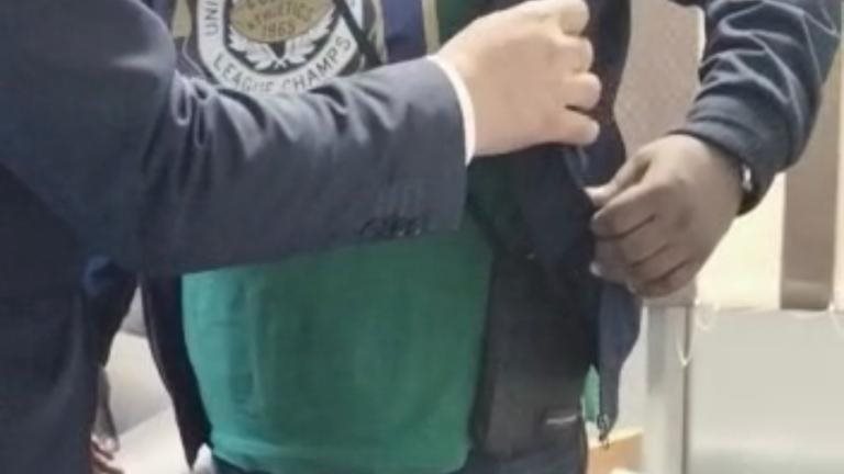 صورة من الضبطية -  مطار القاهرة 