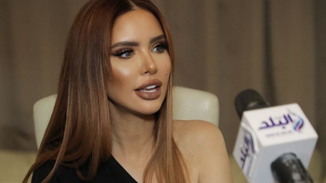 الاعلامية والفنانة التونسية عائشة عثمان