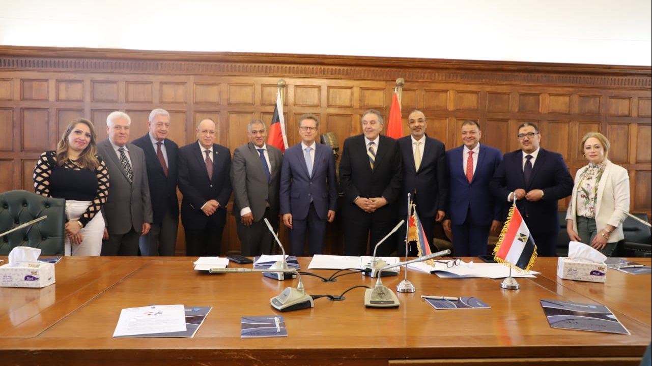 السفير الألماني في زيارة للغرفة التجارية بالإسكندرية السفير الألماني في زيارة للغرفة التجارية بالإسكندرية