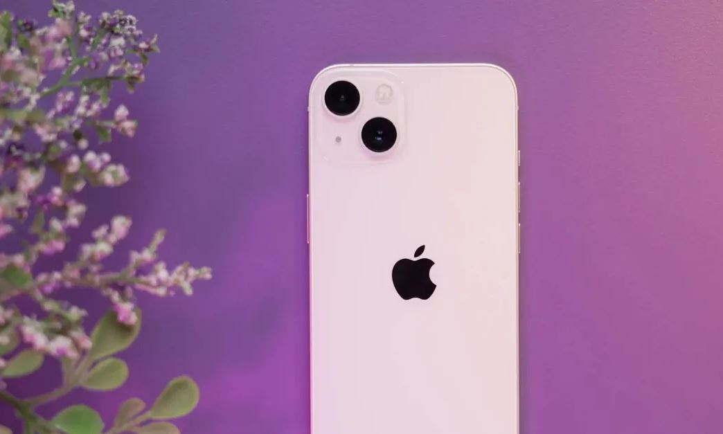 آبل تخفض سعر هاتف iPhone 13 بنسبة 9%