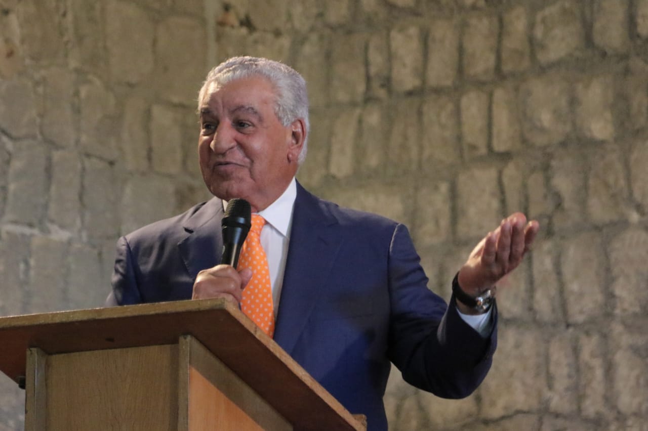 زاهي حواس 