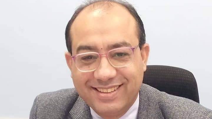 الدكتور قطب السيد مدير مجمع الاسماعيلية الطبي 