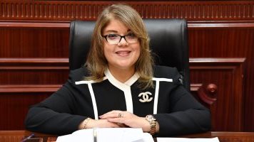 النائبة فيبي فوزى وكيل مجلس الشيوخ