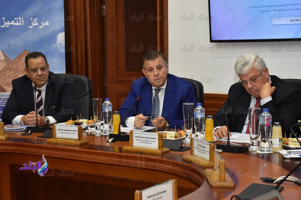 الإجتماع الأول  للجنة الاستشارية لمركز تميز للطاقة