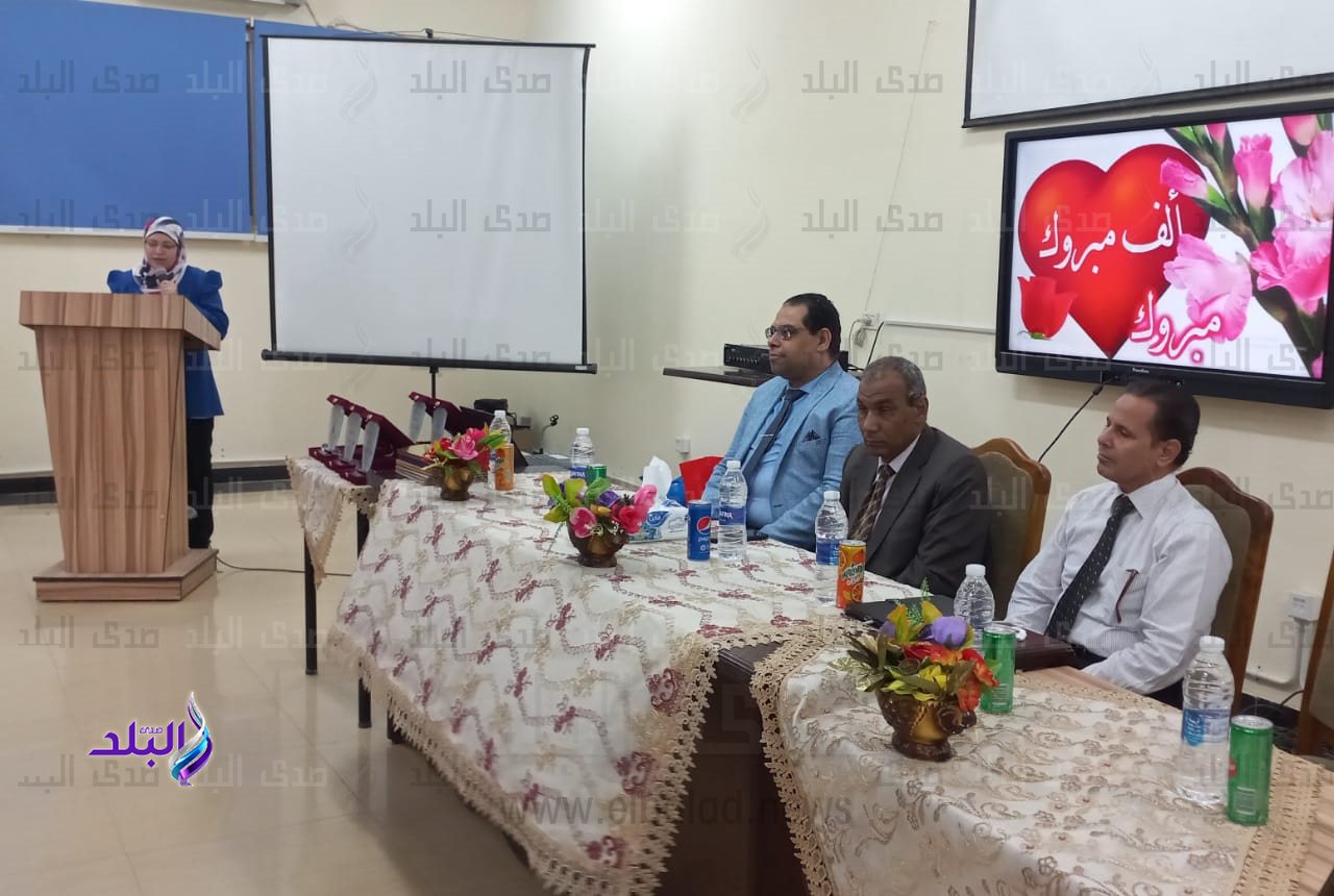 تكريم الطلاب الفائزون بدروع المثال اللغوي