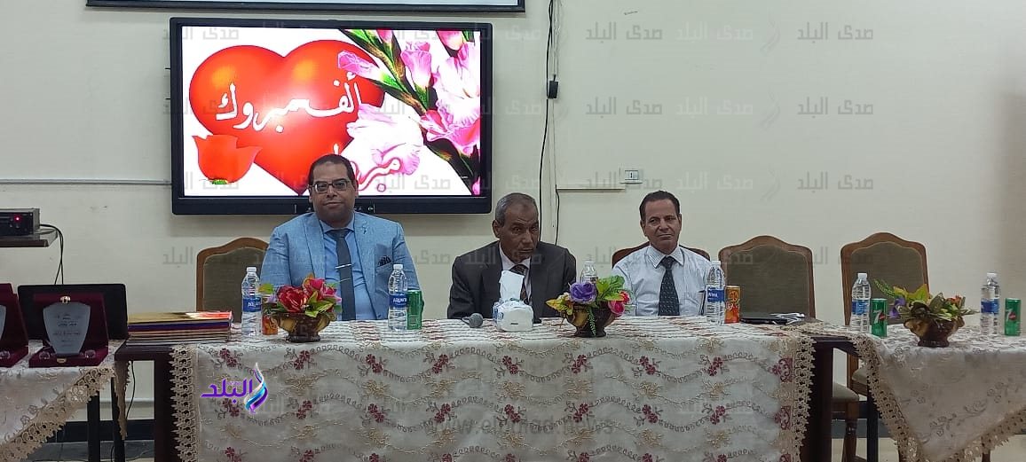 تكريم الطلاب الفائزون بدروع المثال اللغوي