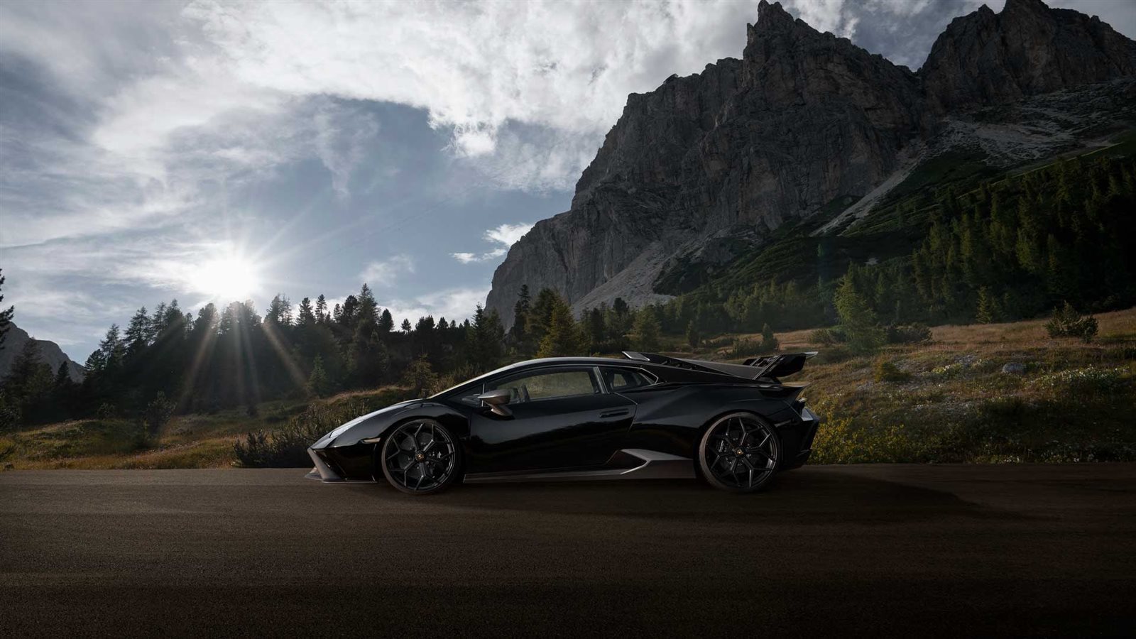 ترقيات جديدة للنسخة الخارقة لامبورجيني هوراكان STO 