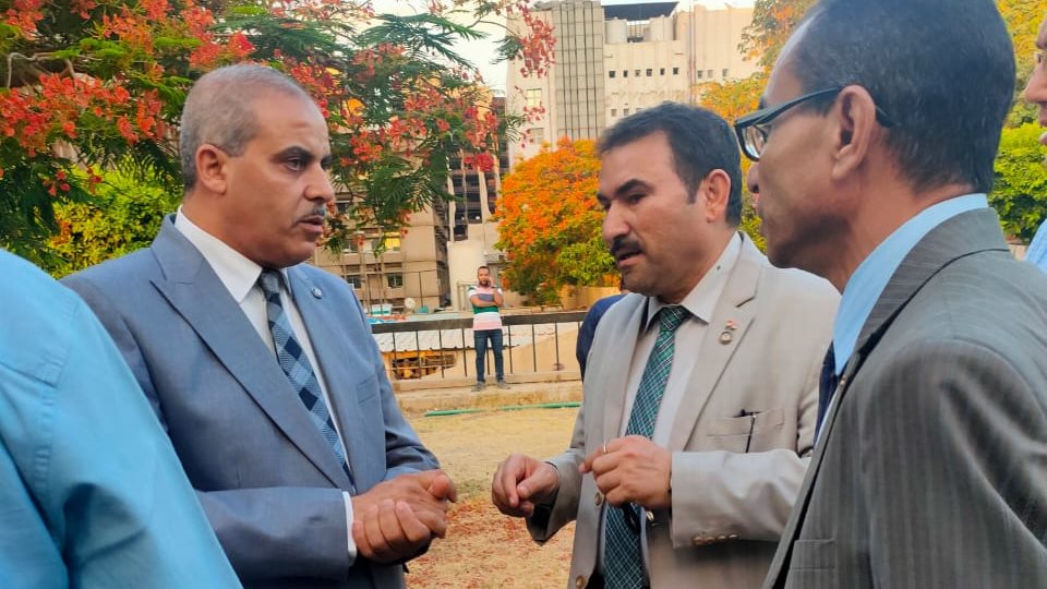 رئيس جامعة الأزهر مع عميد كلية الزراعة