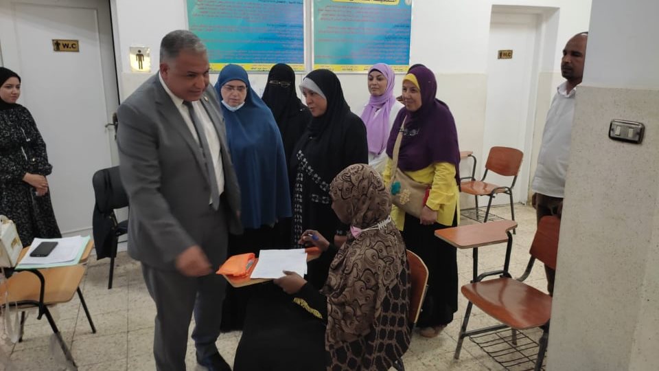 نائب رئيس جامعة الأزهر تفقد لجان الامتحانات بكليات فرع بنات