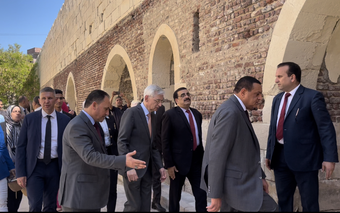 محافظ البحيرة و السفير الفرنسى 
