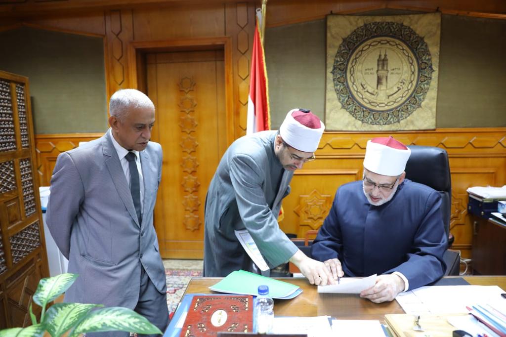 وكيل الأزهر يعتمد نتيجة الشهادة الإعدادية