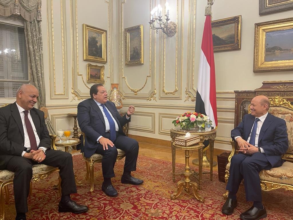 محمد ابو العينين ولقاء مع رئيس مجلس الرئاسة باليمن 