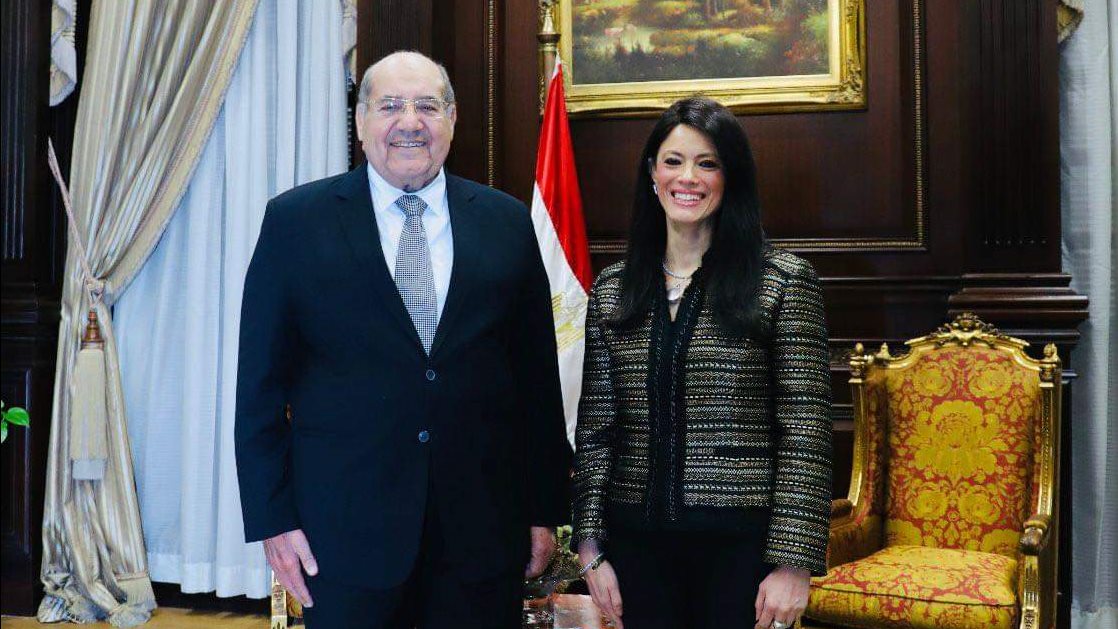 وزيرة التعاون الدولي خلال لقائها مع رئيس مجلس الشيوخ