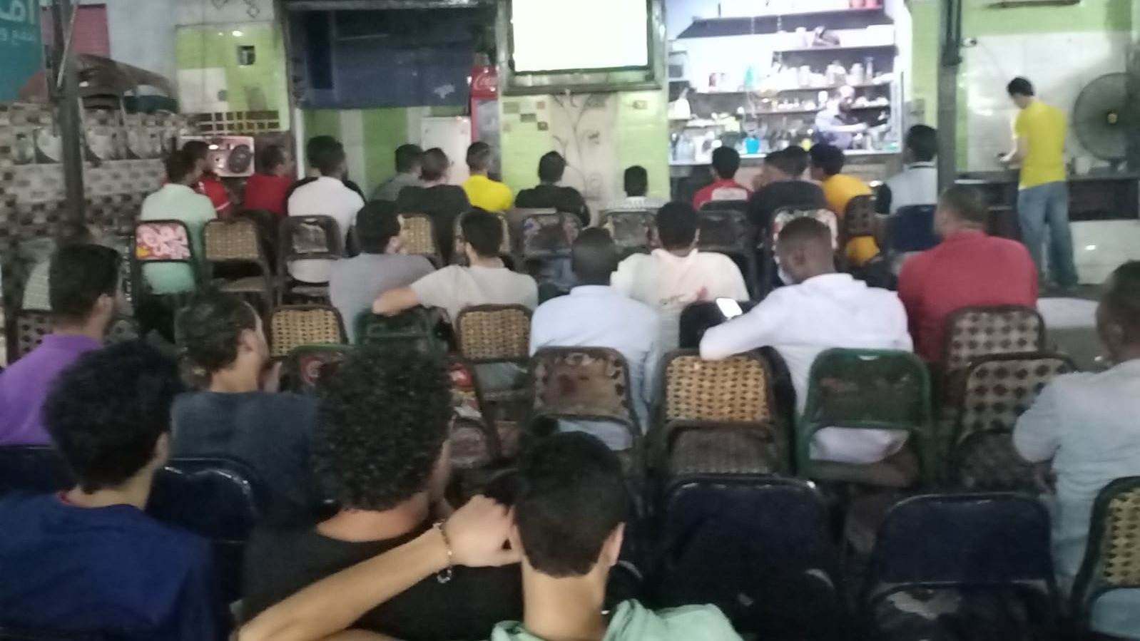 المقاهي والكافيهات