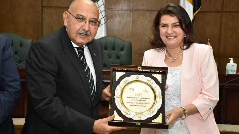  الدكتور هشام تمراز نائب رئيس الجامعة لشئون خدمة المجتمع