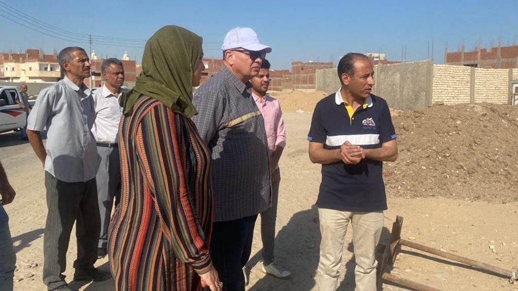محافظ أسيوط يتفقد أعمال إنشاء محطة رفع صرف صحي بالقوصية 