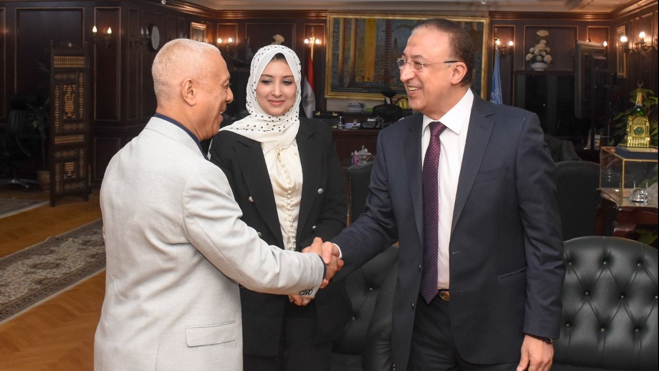 محافظ الاسكندرية يلتقي برئيس النيابة الادارية