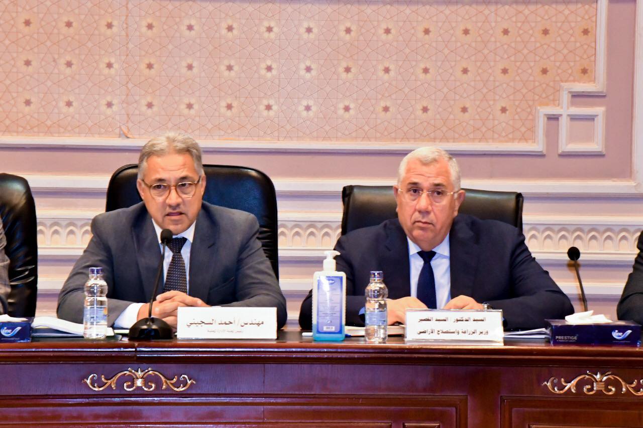  السيد القصير وزير الزراعة 