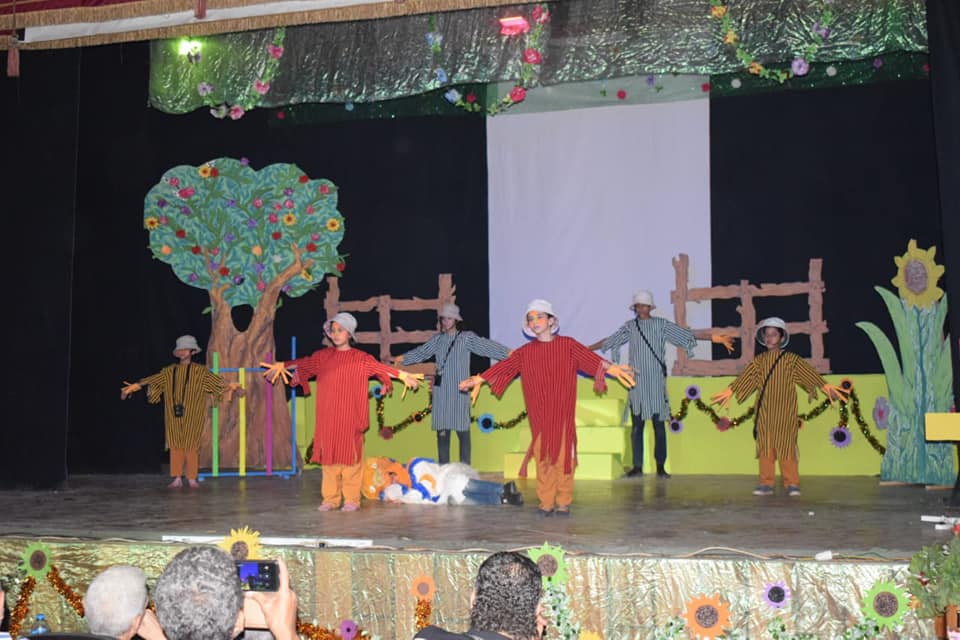 من العرض المسرحي