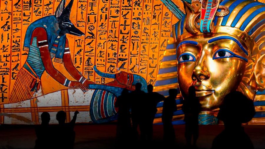 الملك توت عنخ آمون