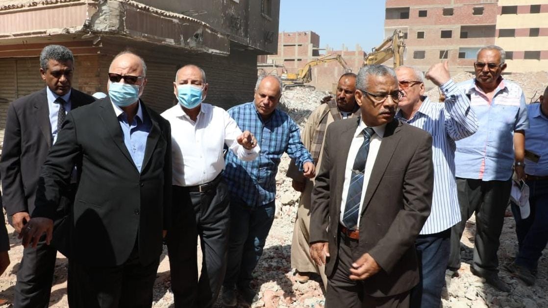 محافظ القاهرة خلال الجولة