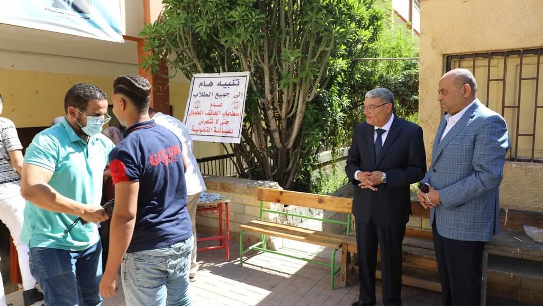 محافظ المنيا يتفقد لجان الثانوية العامة 