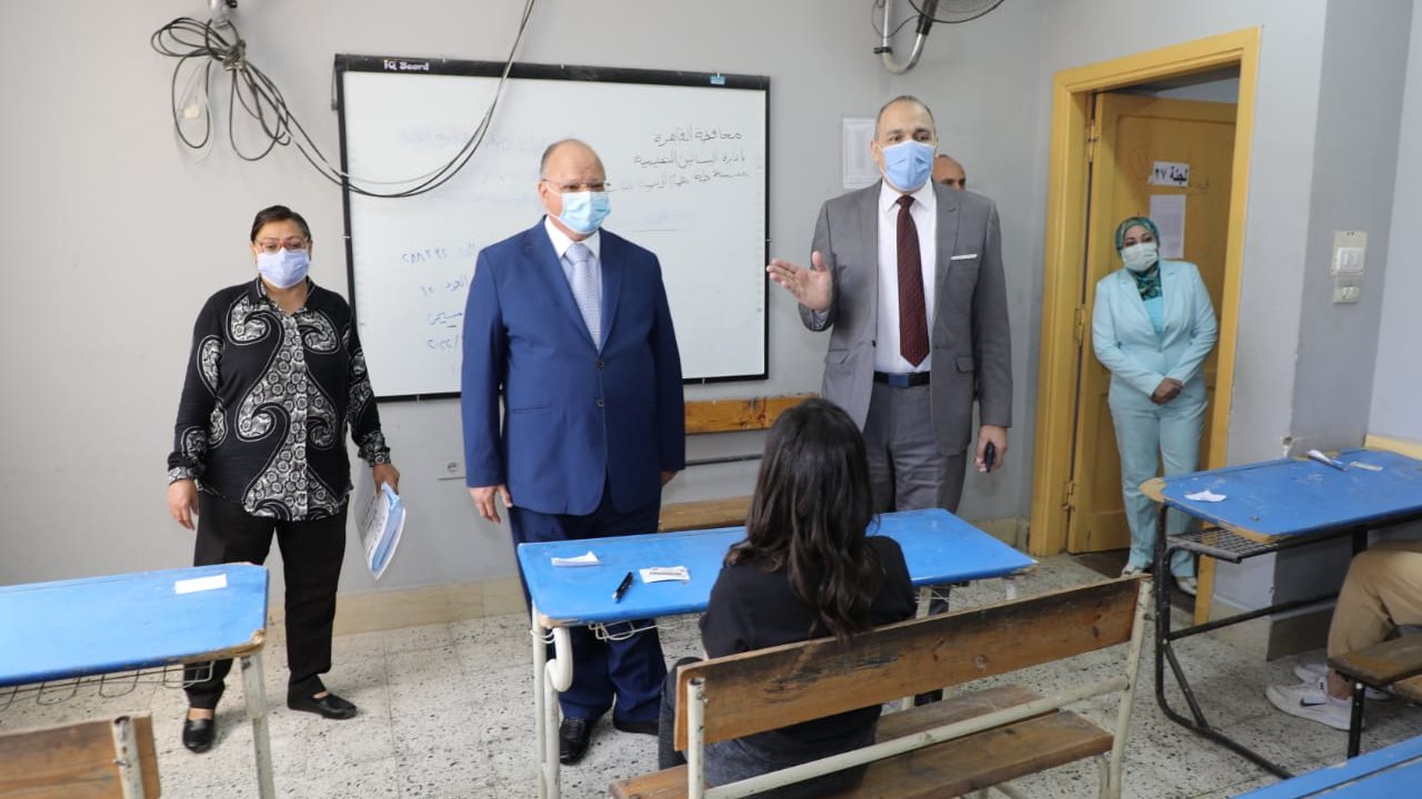 محافظ القاهرة خلال الجولة