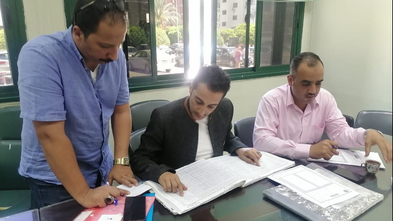 إحالة موظفيين للتحقيق