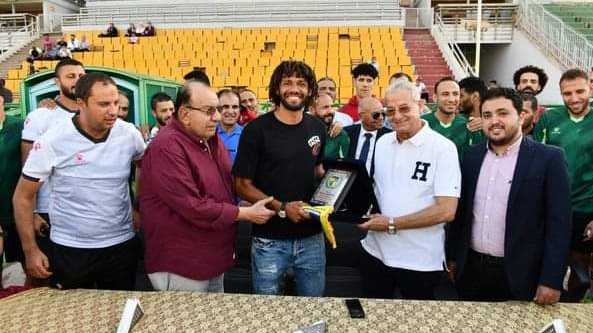 المهندس محسن صلاح يكرم النجم العالمى محمد الننى