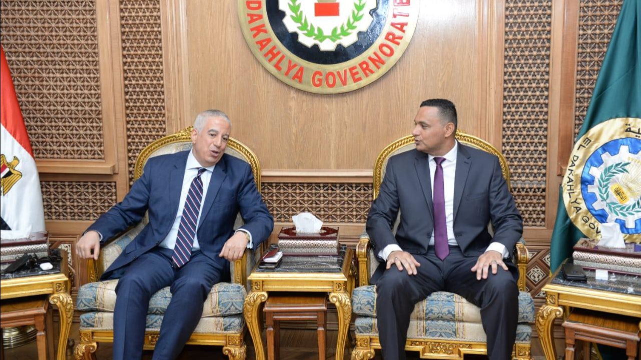 خارجية البرلمان تزور مكتب تصديقات  بطلخا