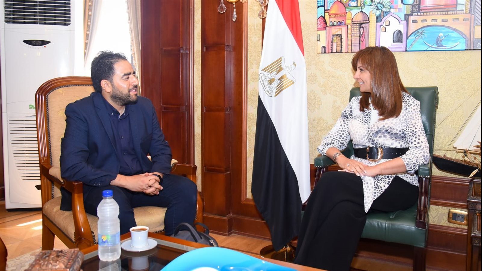 وزيرة الهجرة