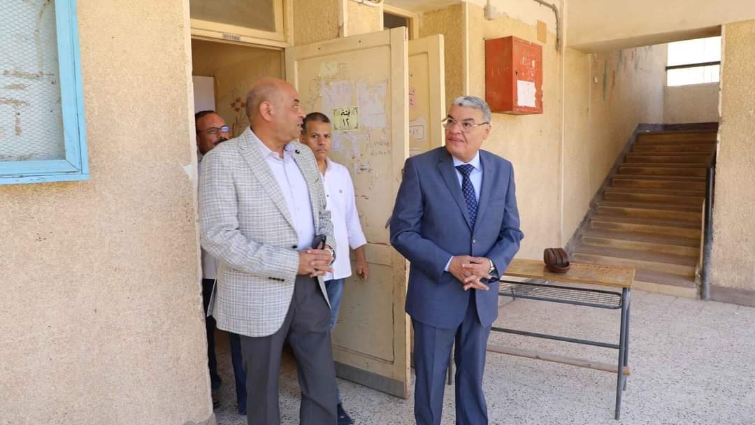 محافظ المنيا يتفقد لجان الثانويه العامه 