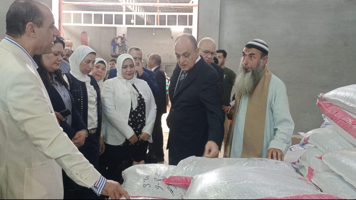 وفد من مشروعات البرلمان يتفقد المنطقة الصناعية بالإسماعيلية