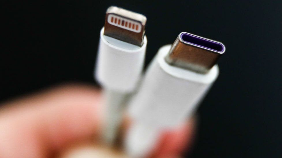 البرازيل تدرس جعل كابل شحن USB-C إلزاميا لهواتف iPhone